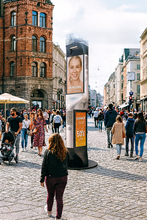 MEQUAD MAX 75/55 – Premium 4-Sided Outdoor Interactive Display Kiosk